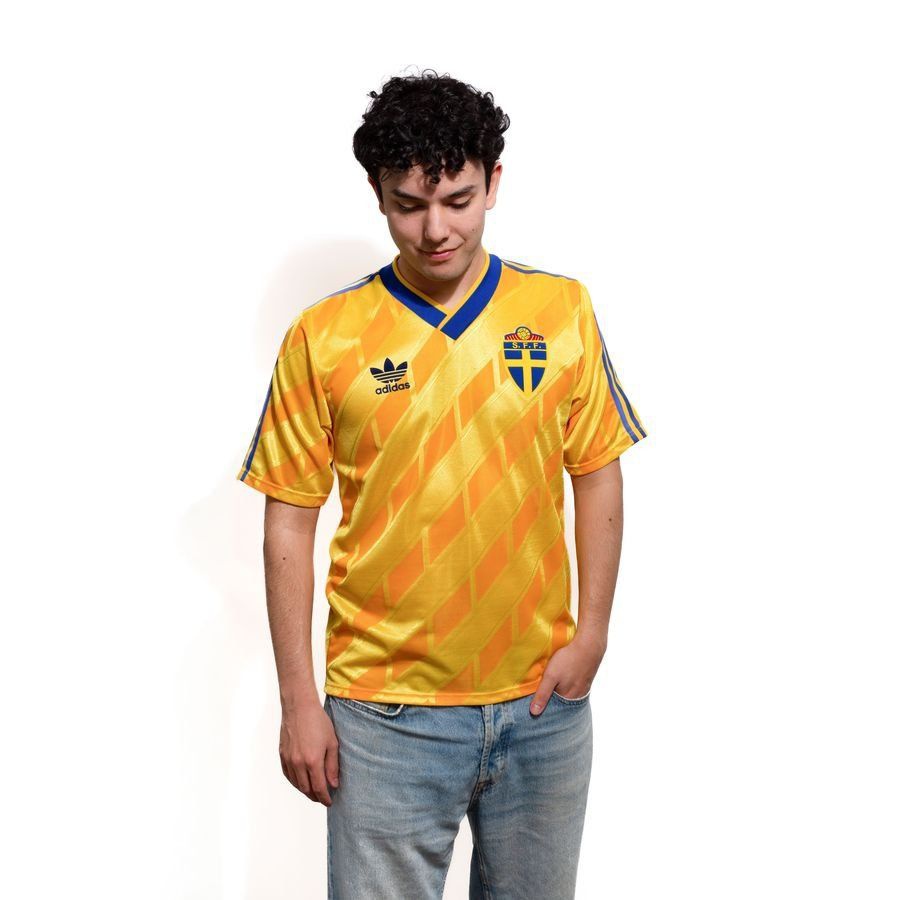 [EFKS] Sweden Size Home Jersey 1988 M (8/10)