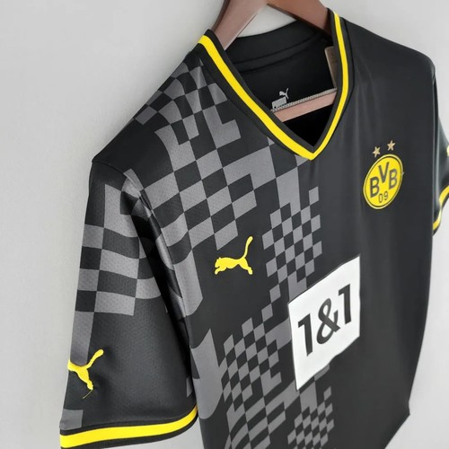 Official 2022 International Camiseta Black With Retro Design -
