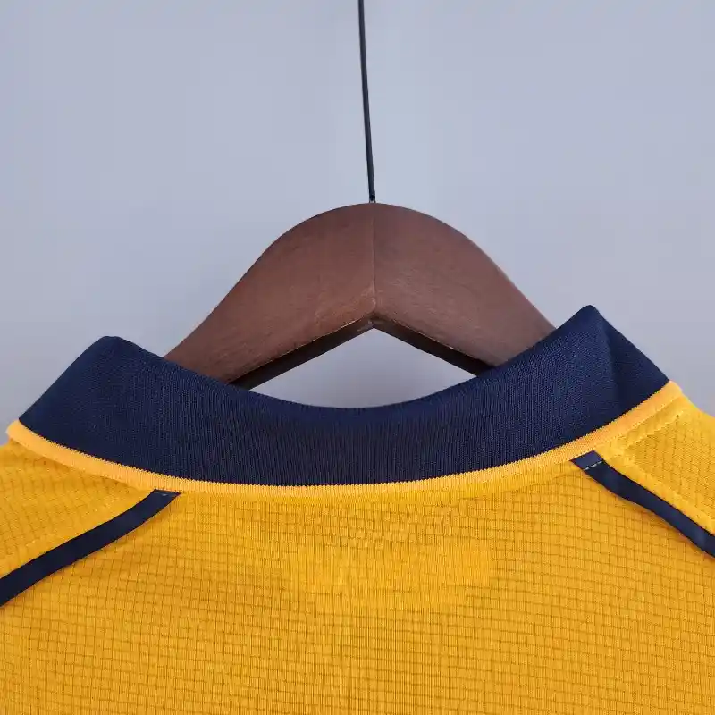 2000-2001 Liverpool Jersey retro kit