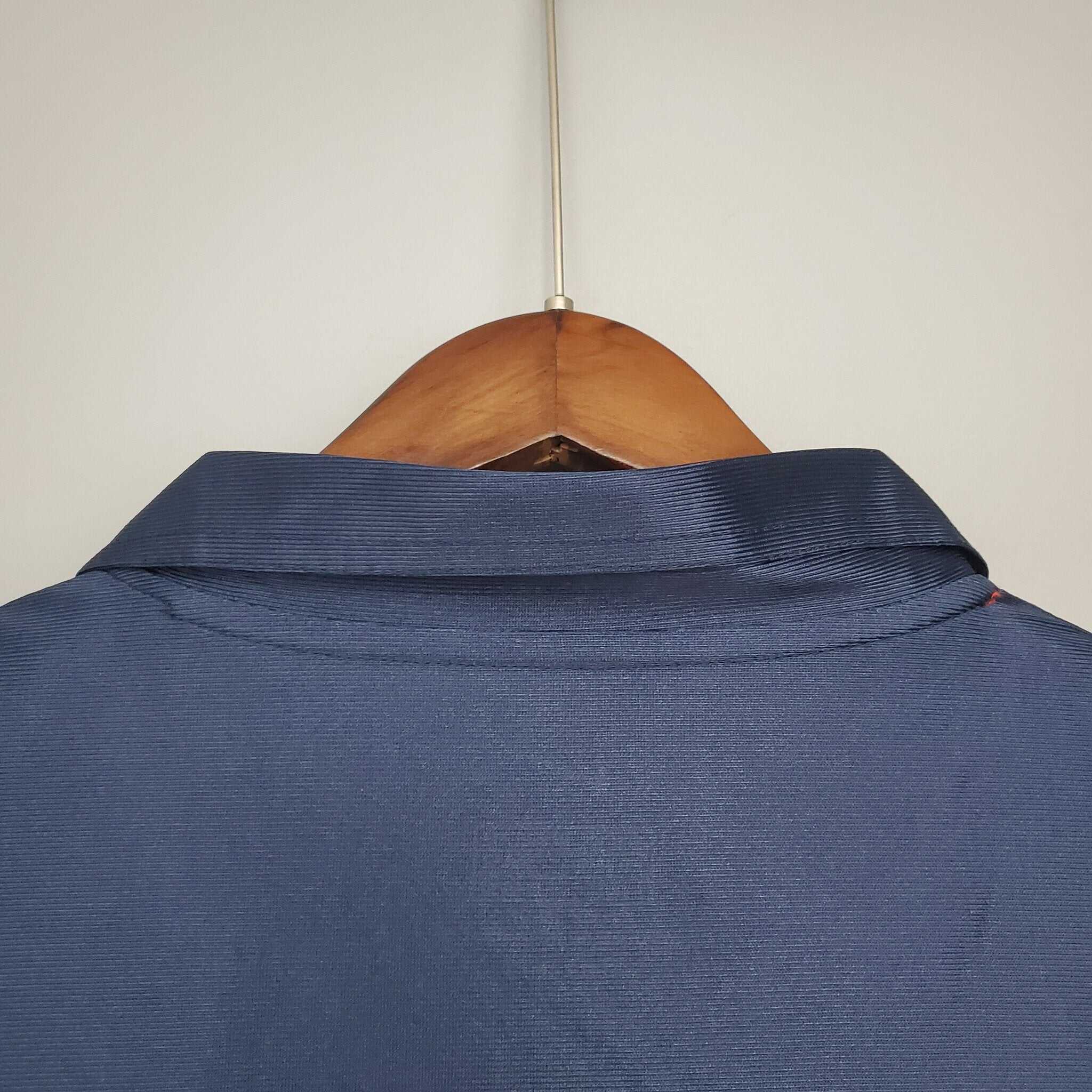 Cheap 2001-2002 Paris Saint Germain kit