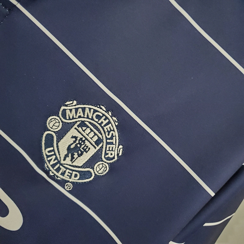 1999/00 Man United away kit