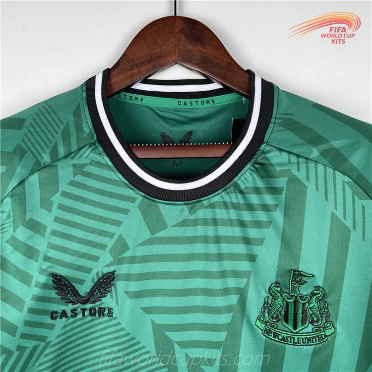 Newcastle 23-24 Travel Football Shirt