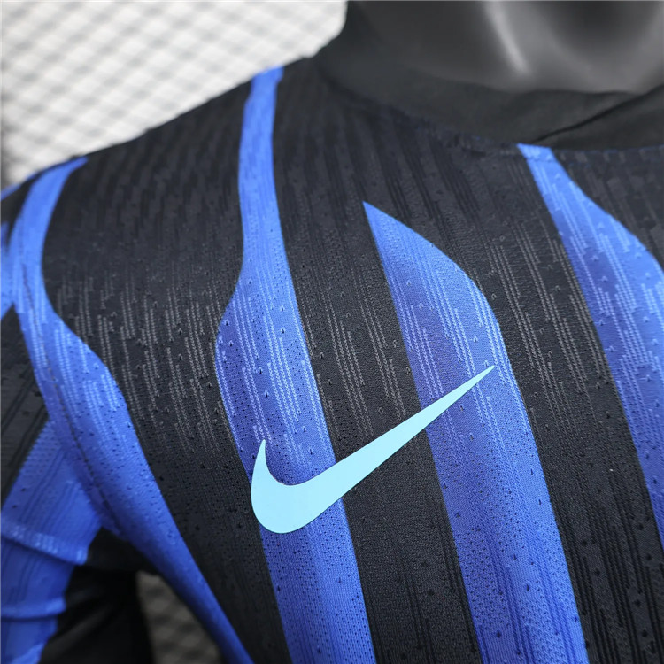 Breathable Inter Milan 2526 Home Football Shirt Authentic Version