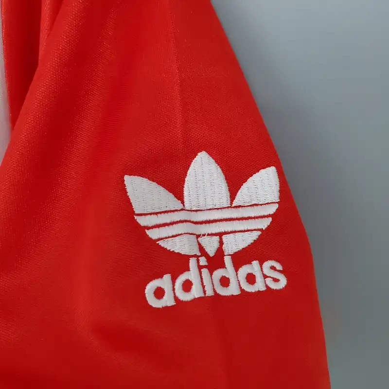 1985-1986 Manchester United Jersey retro kit