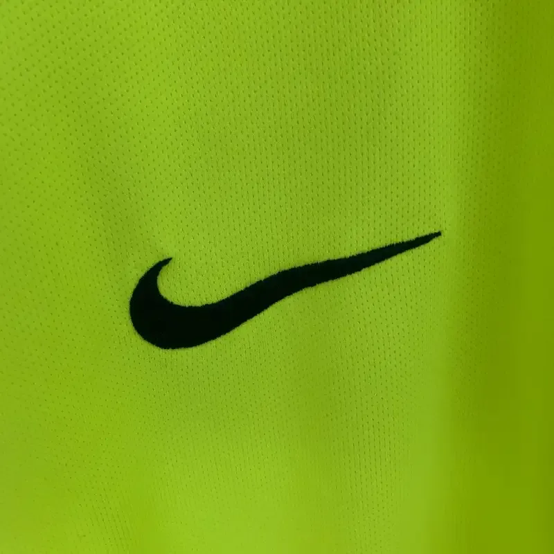 Cheap 2005-2006 Barcelona Long Sleeve Jersey retro kit