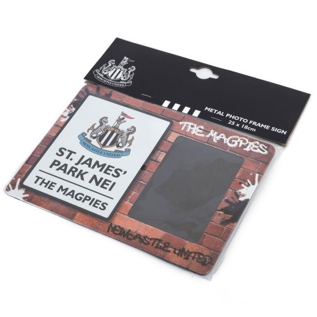 Newcastle Club Team Supporter Kit - Adults Version (1)