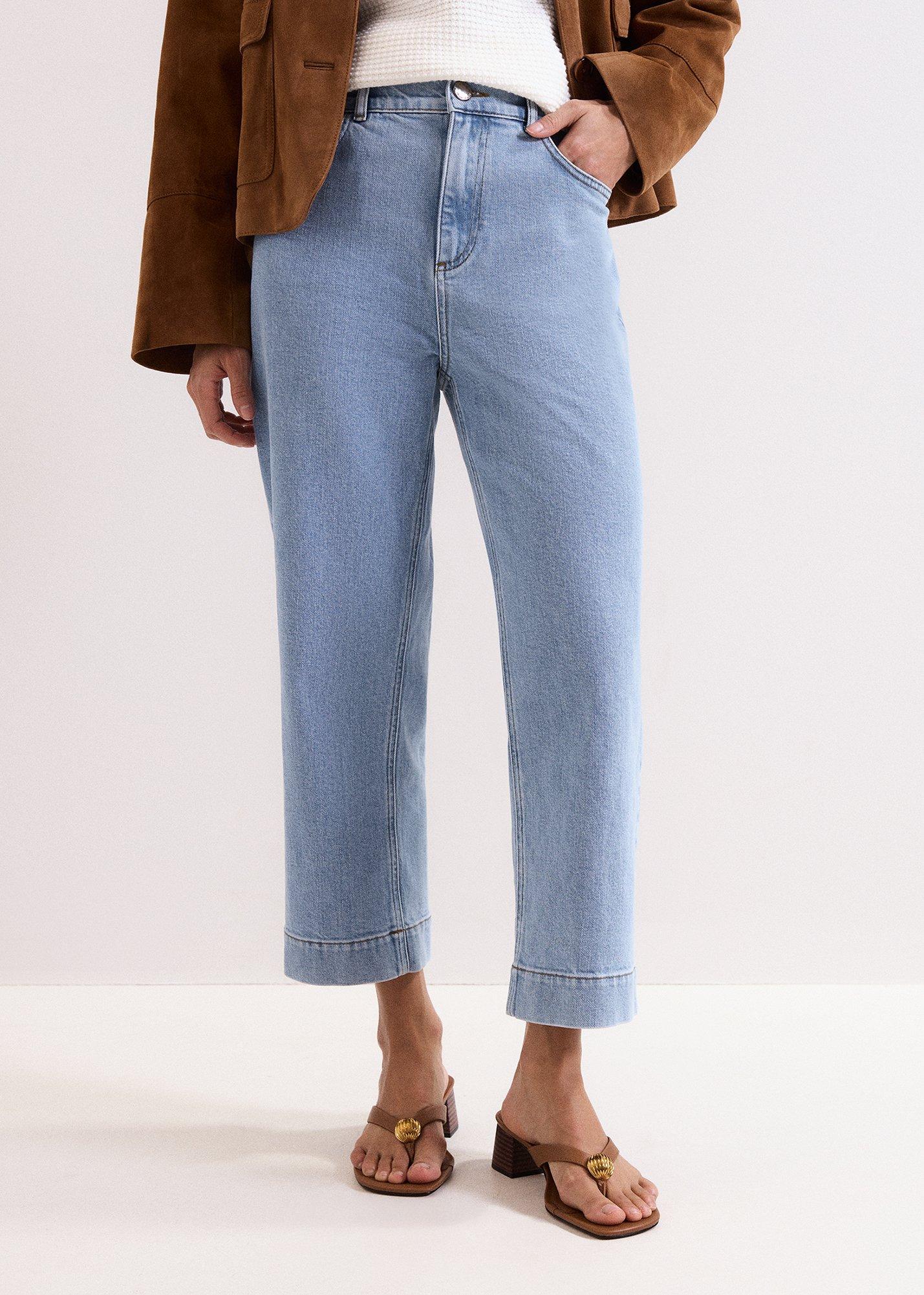 Petite Lexi Light Wash Straight Jean