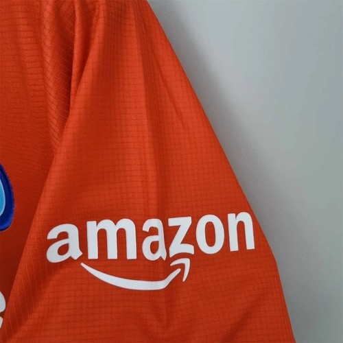 Official 2021 International Camiseta Red With Retro Design