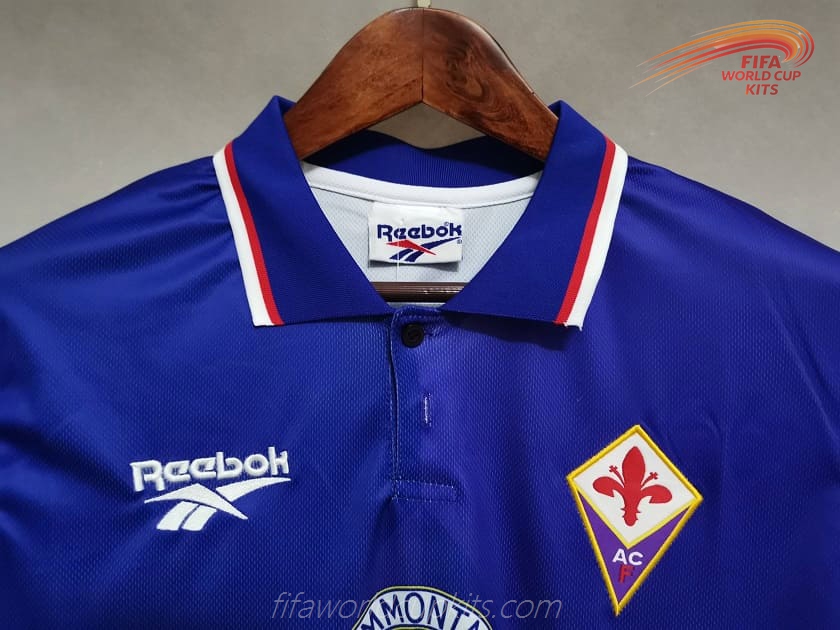 Primary Soccer Uniform of Fiorentina 95-96