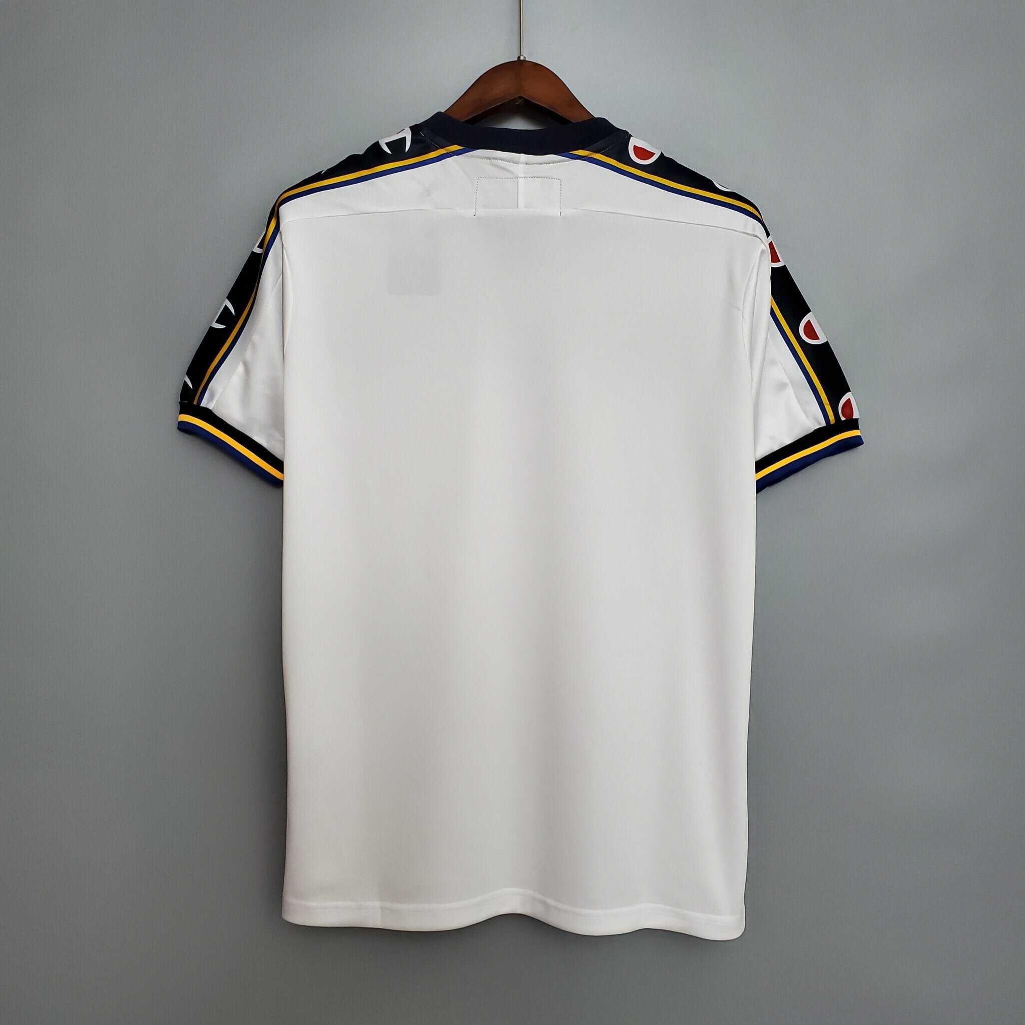 Cheap 2002-2003 Parma away kit