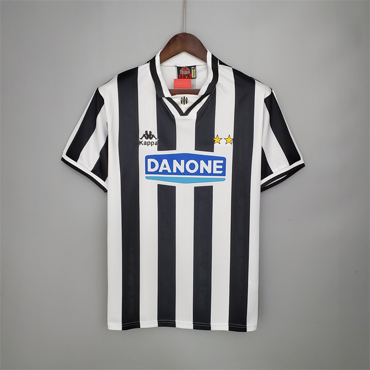 Professional Official Comfort Fit Juventus 9495 Retro Home Shirt