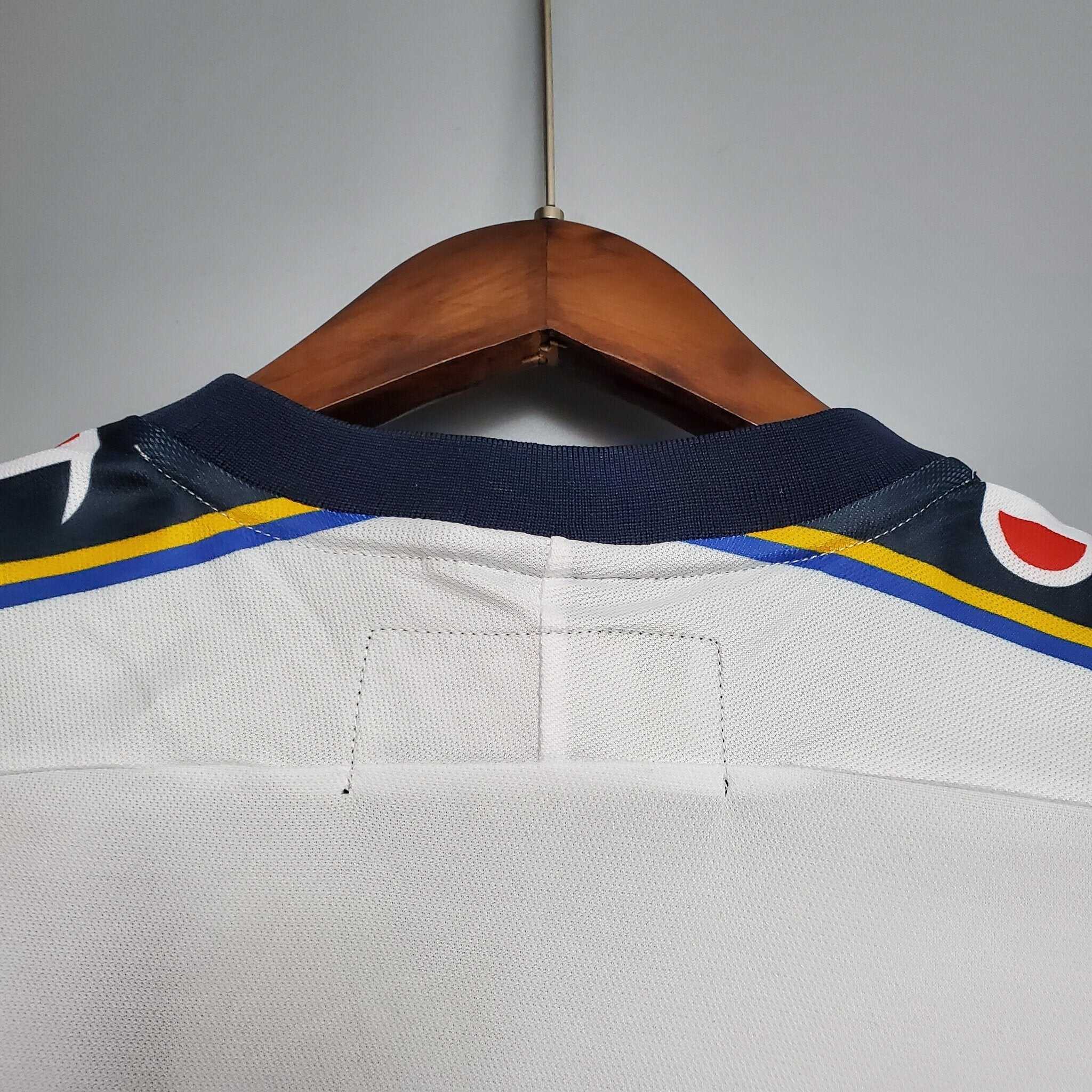 Cheap 2002-2003 Parma away kit