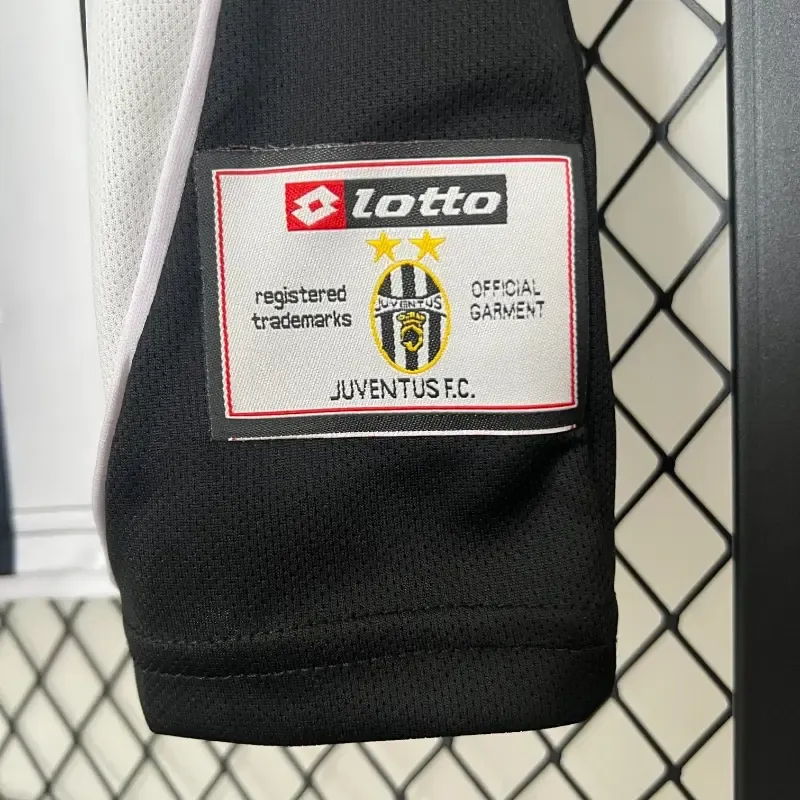 Cheap 2002-2003 Juventus Jersey retro kit