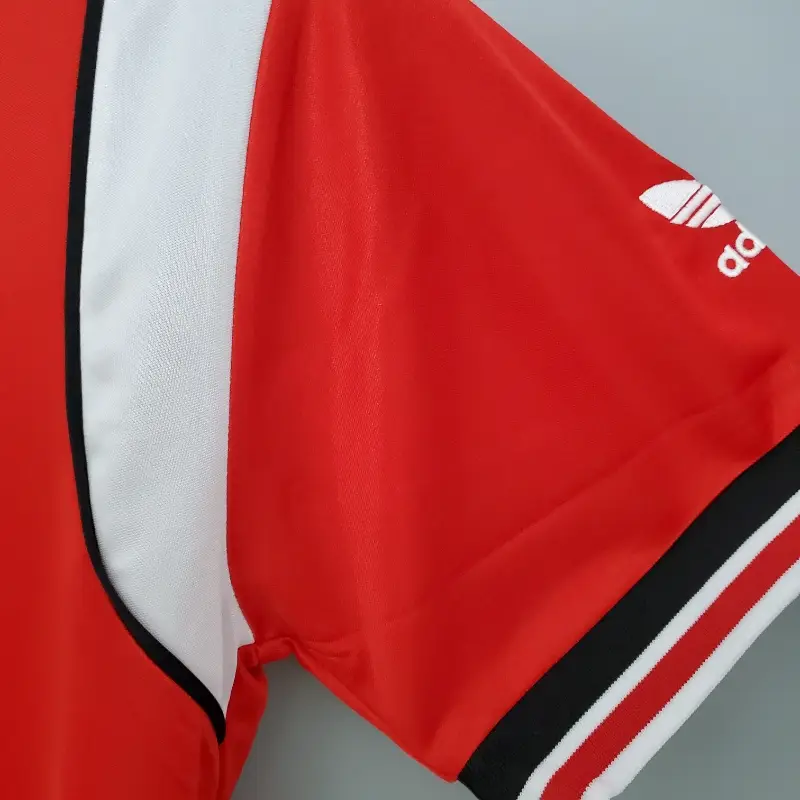1985-1986 Manchester United Jersey retro kit