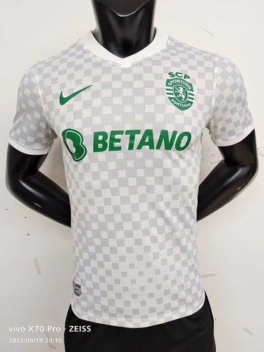 Official 2022 International Camiseta White With Retro Design