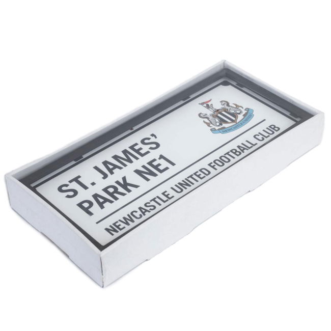 Stylish Newcastle Newcastle United FC Metal LED Street Sign for Gam...