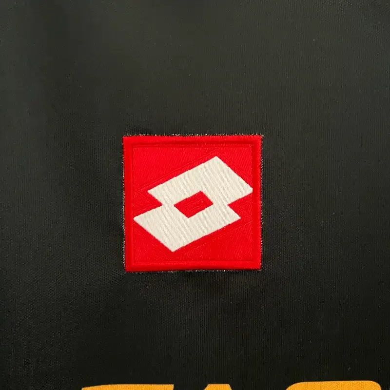 Cheap 2001-2002 Juventus Jersey retro kit