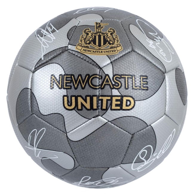 Professional 2025-2026 Newcastle Football Shirt With Classic Design