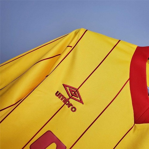 Professional 1981 International Camiseta Yellow With Retro Design