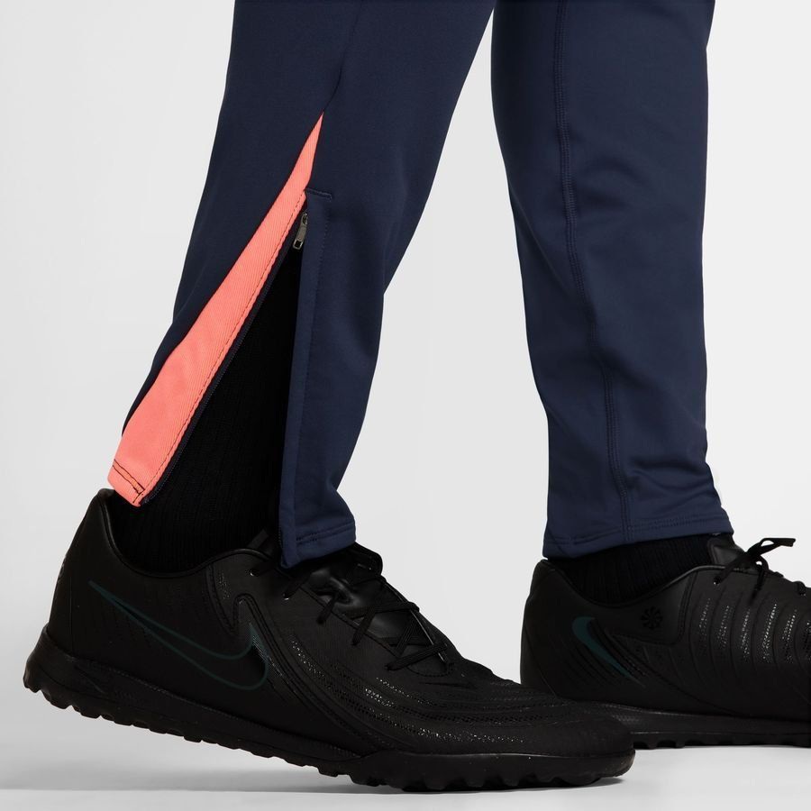[EFKS] Barcelona Trousers Dri FIT Strike Midnight Navy/Bright Mango Training Apparel