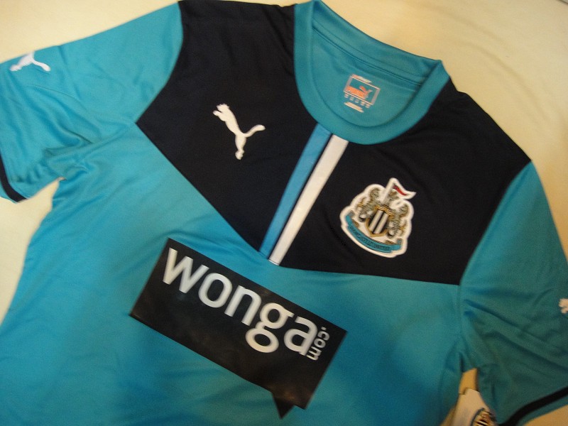 13-14 Newcastle United Goalkeeper Blue Soccer Jersey Shirt - Official