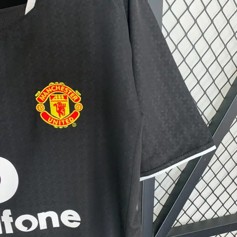2003-2004 Manchester United Jersey retro kit