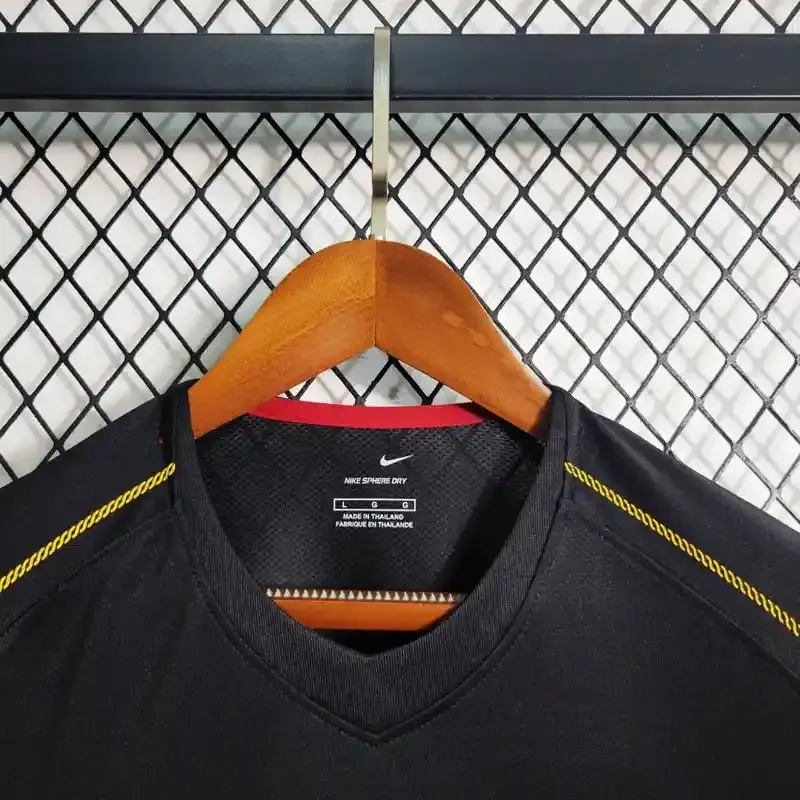 Cheap 2006 Portugal Jersey retro kit