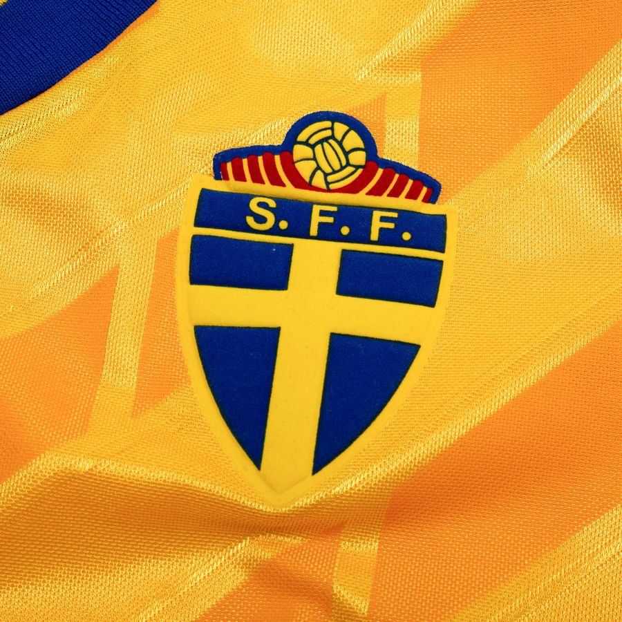[EFKS] Sweden Size Home Jersey 1988 M (8/10)