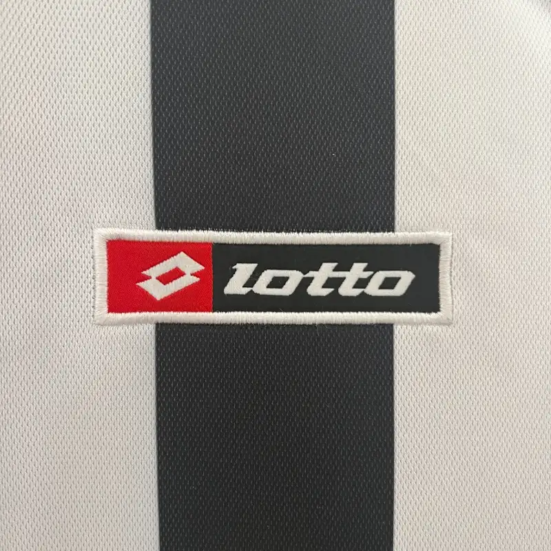 2001-2002 Juventus Jersey retro kit