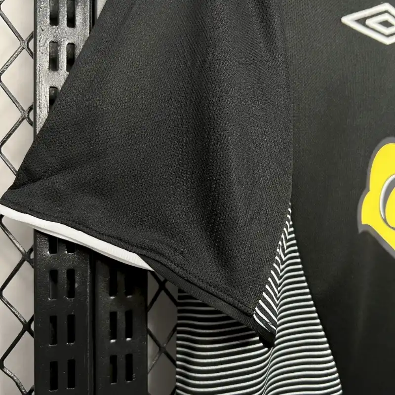 2006 Colo Colo Jersey retro kit