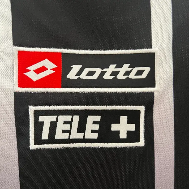 2000-2001 Juventus Black Soccer retro kit