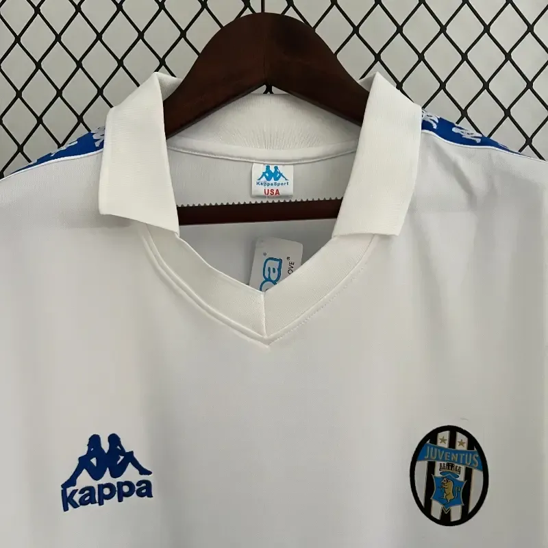 Cheap 1990-1992 Juventus Jersey retro kit
