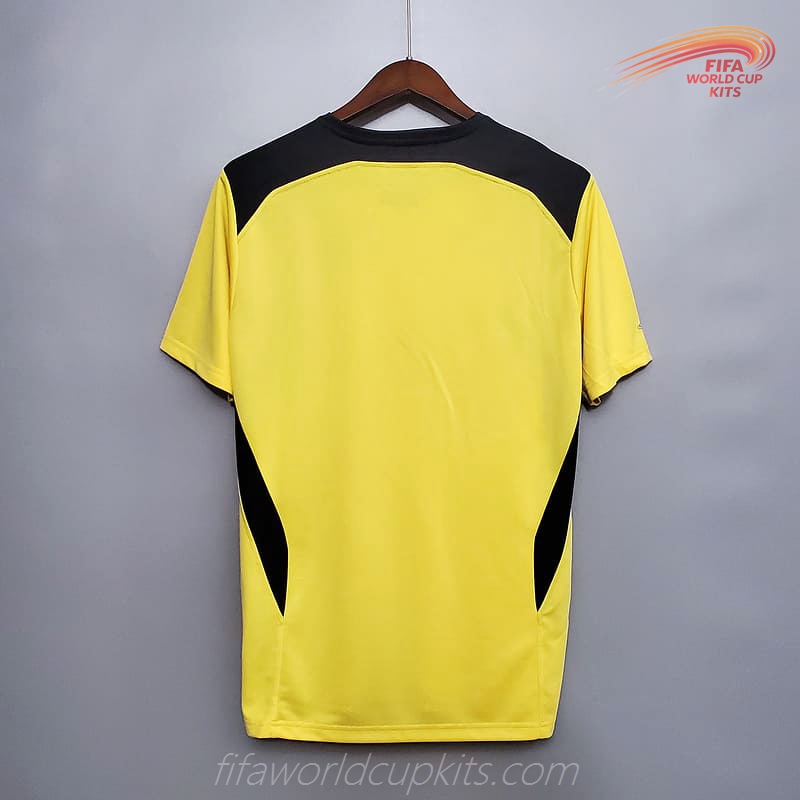 Liverpool 04-05 Secondary Soccer Kit