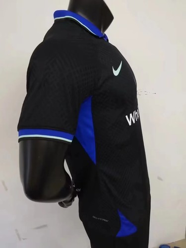 Official 2022 International Camiseta Black With Retro Design