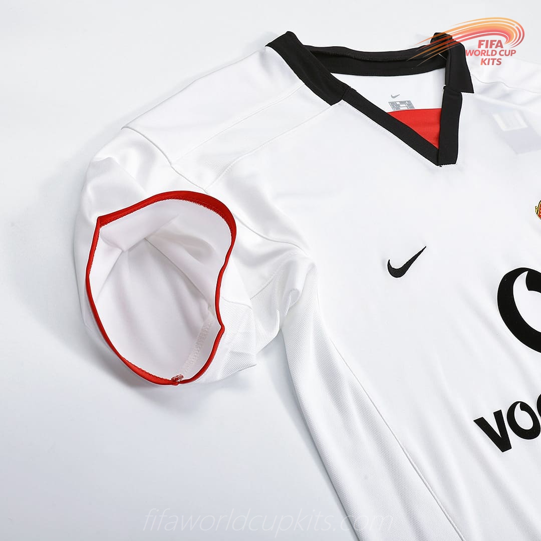 02-03 Manchester United Away Football Strip