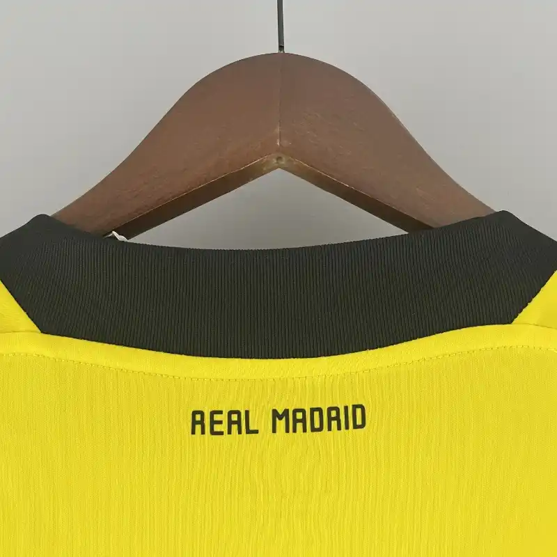 2011-2012 Real Madrid Goalkeeper Soccer retro kit