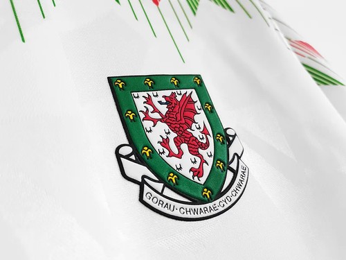 Official 1990 International Jersey Retro With Classic Design -