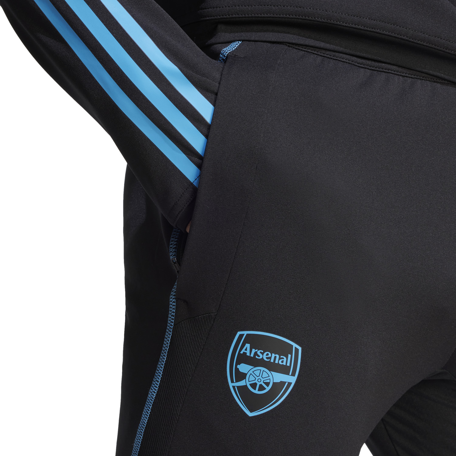 Arsenal Fans Need This Adidas Training Jersey 2025/26 -