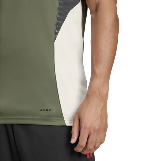 Premium 2025-2026 Bayern Munich Training With Vintage Design