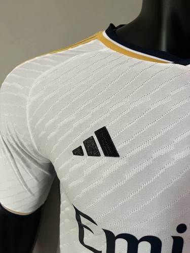 Authentic Real Madrid Local - Game Day Outfit - International Soccer