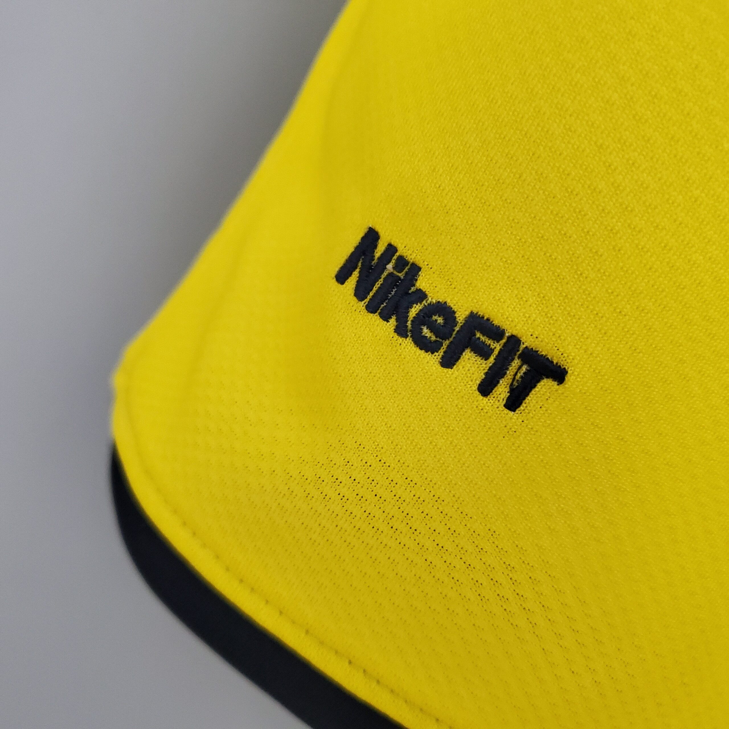 2008/09 Barcelona away kit