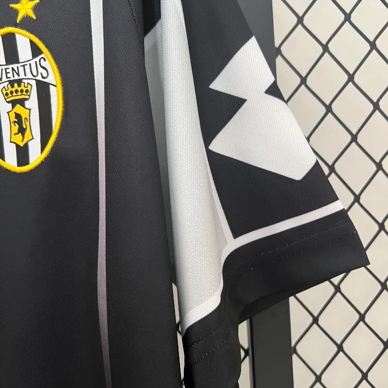 2000-2001 Juventus Black Soccer retro kit
