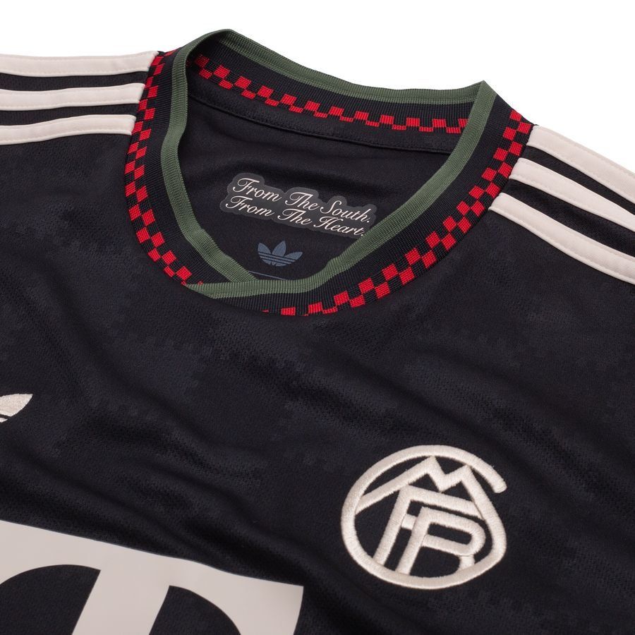 Bayern München 3rd Shirt 2025/26 For Algeria Football Fans