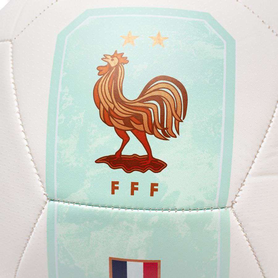 Nike Football Pitch - White/Metallic Copper