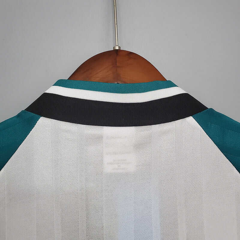 Cheap 1993/95 Liverpool away