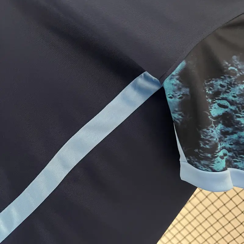 2015-2016 Manchester City Jersey retro kit