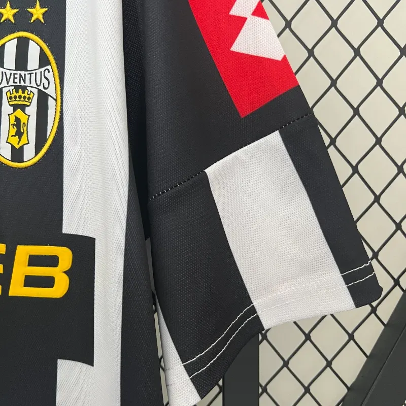 2001-2002 Juventus Jersey retro kit