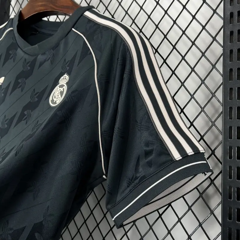 Real Madrid Black Retro Model Soccer retro kit