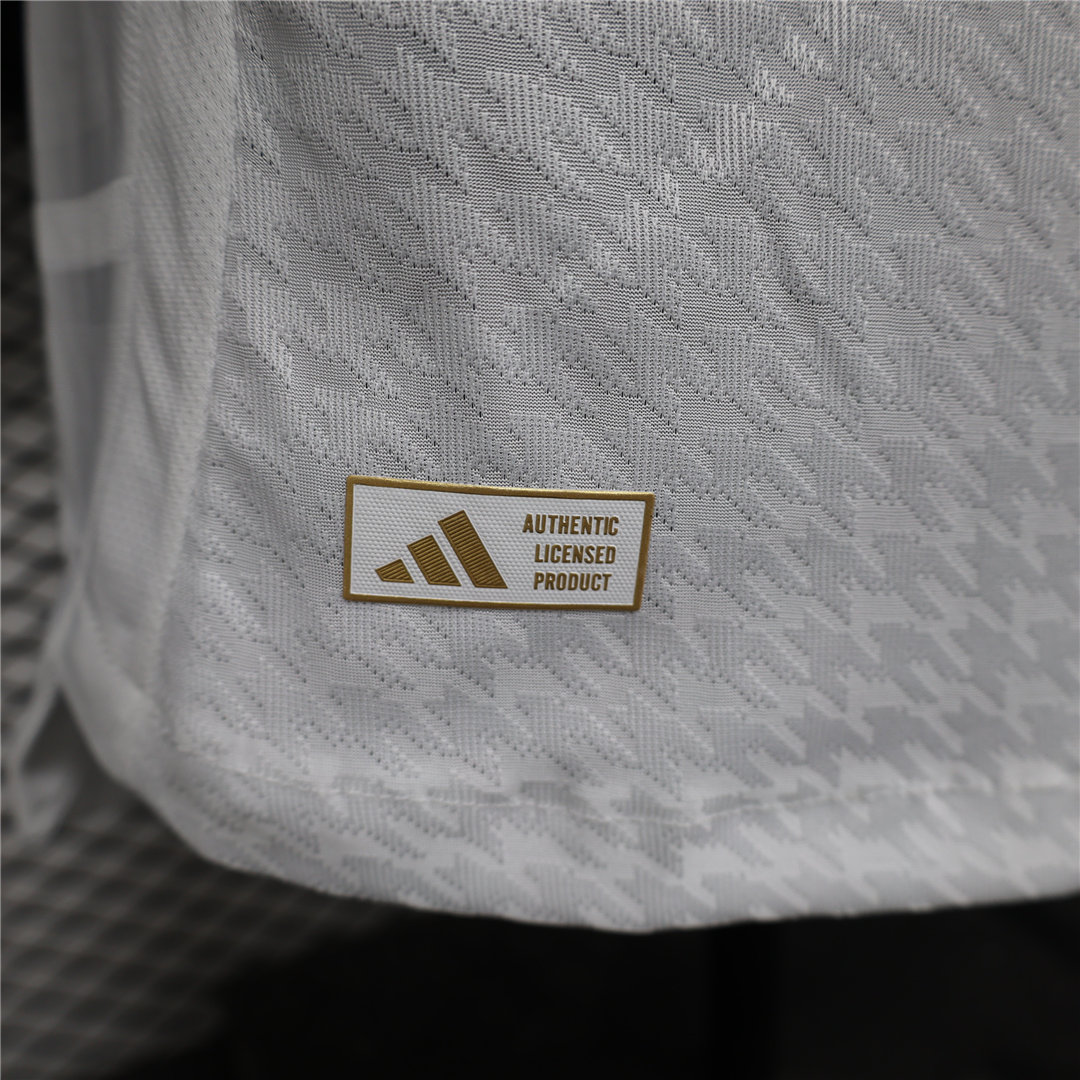 Lightweight Authentic Real Madrid 2425 Home Match Shirt