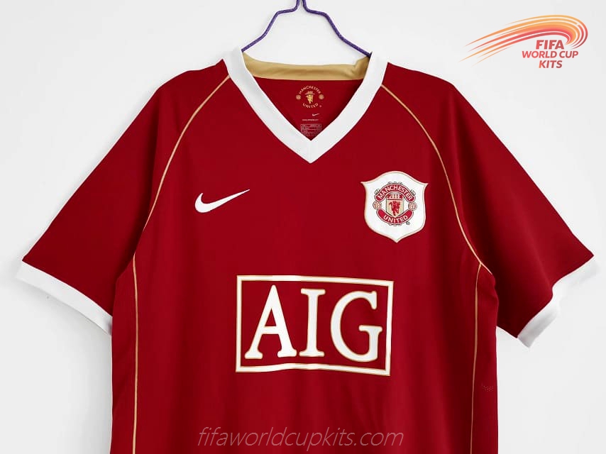 First Choice Soccer Kit of Manchester United 06-07 season